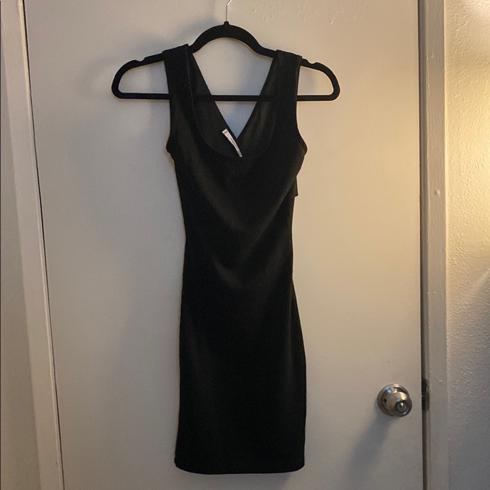 Elegant Black Sleeveless Bodycon Dress